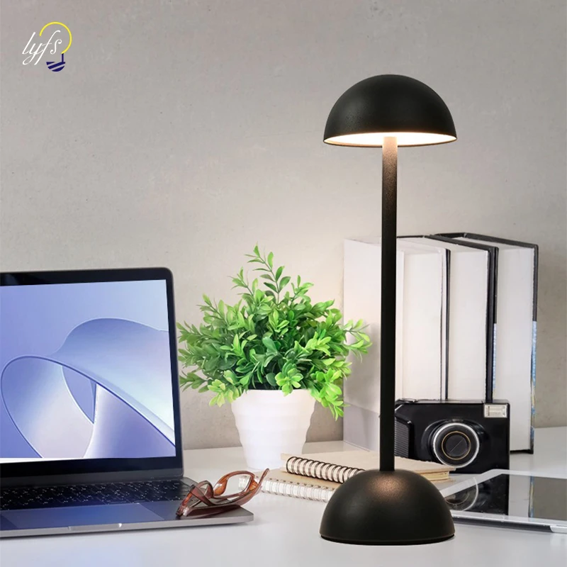 Lampada da tavolo a fungo a LE - Mushroom Table Lamp recensione e prezzo